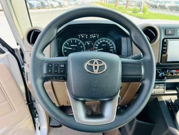 Toyota Land Cruiser Pick Up 4.0L PETROL AUTOMATIC DOUBLE CABINE 2024 GCC