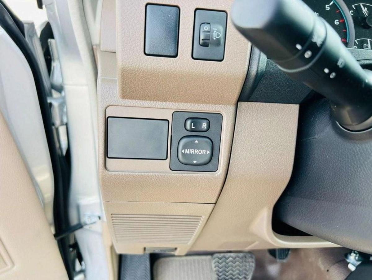 Toyota Land Cruiser Pick Up 4.0L PETROL AUTOMATIC DOUBLE CABINE 2024 GCC-11-11