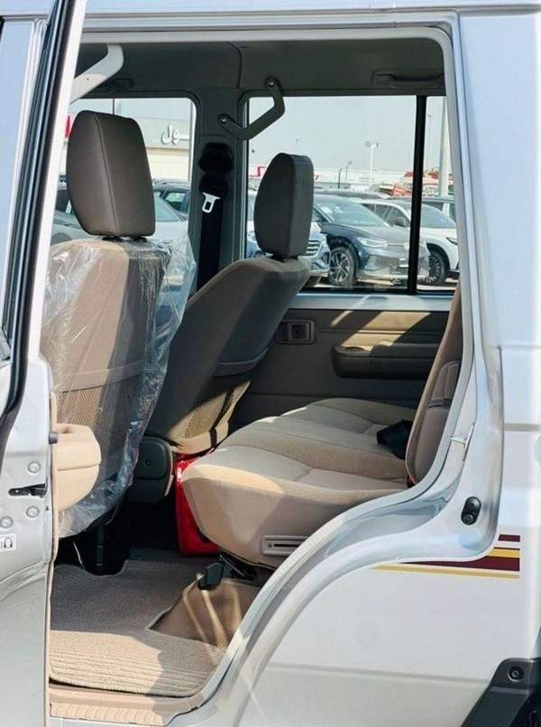 Toyota Land Cruiser Pick Up 4.0L PETROL AUTOMATIC DOUBLE CABINE 2024 GCC