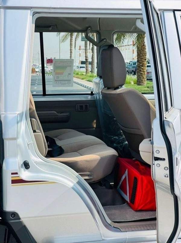 Toyota Land Cruiser Pick Up 4.0L PETROL AUTOMATIC DOUBLE CABINE 2024 GCC