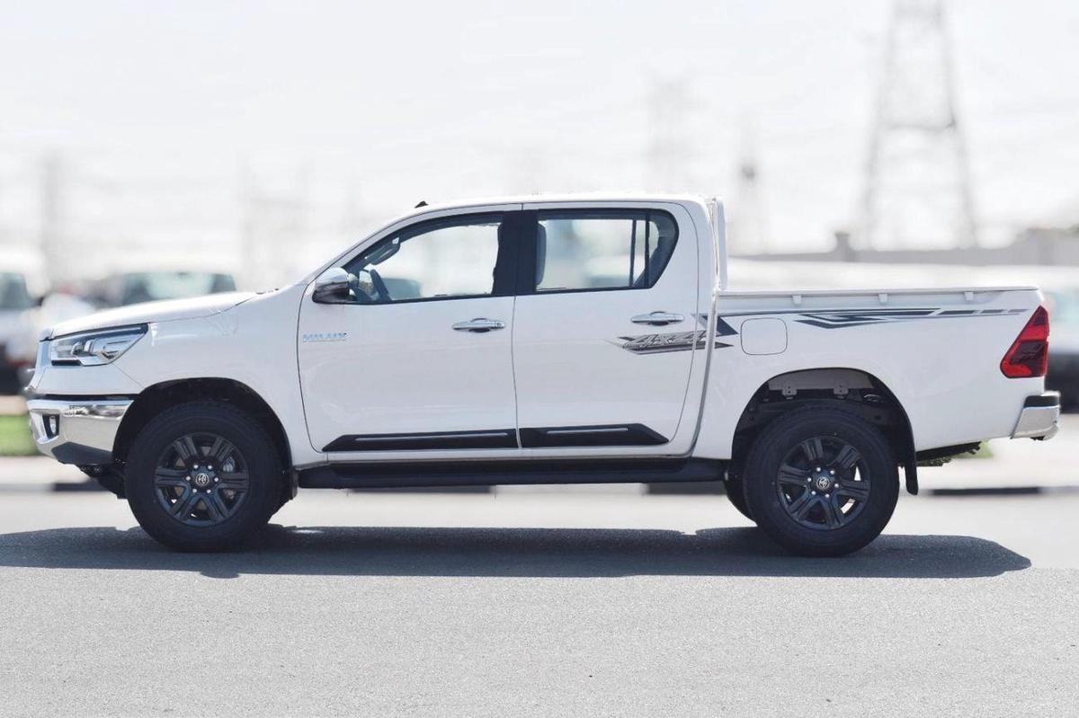 Toyota Hilux SR5 MT 2.7 PETROL-2-2
