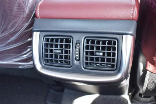 Toyota Hilux SR5 MT 2.7 PETROL