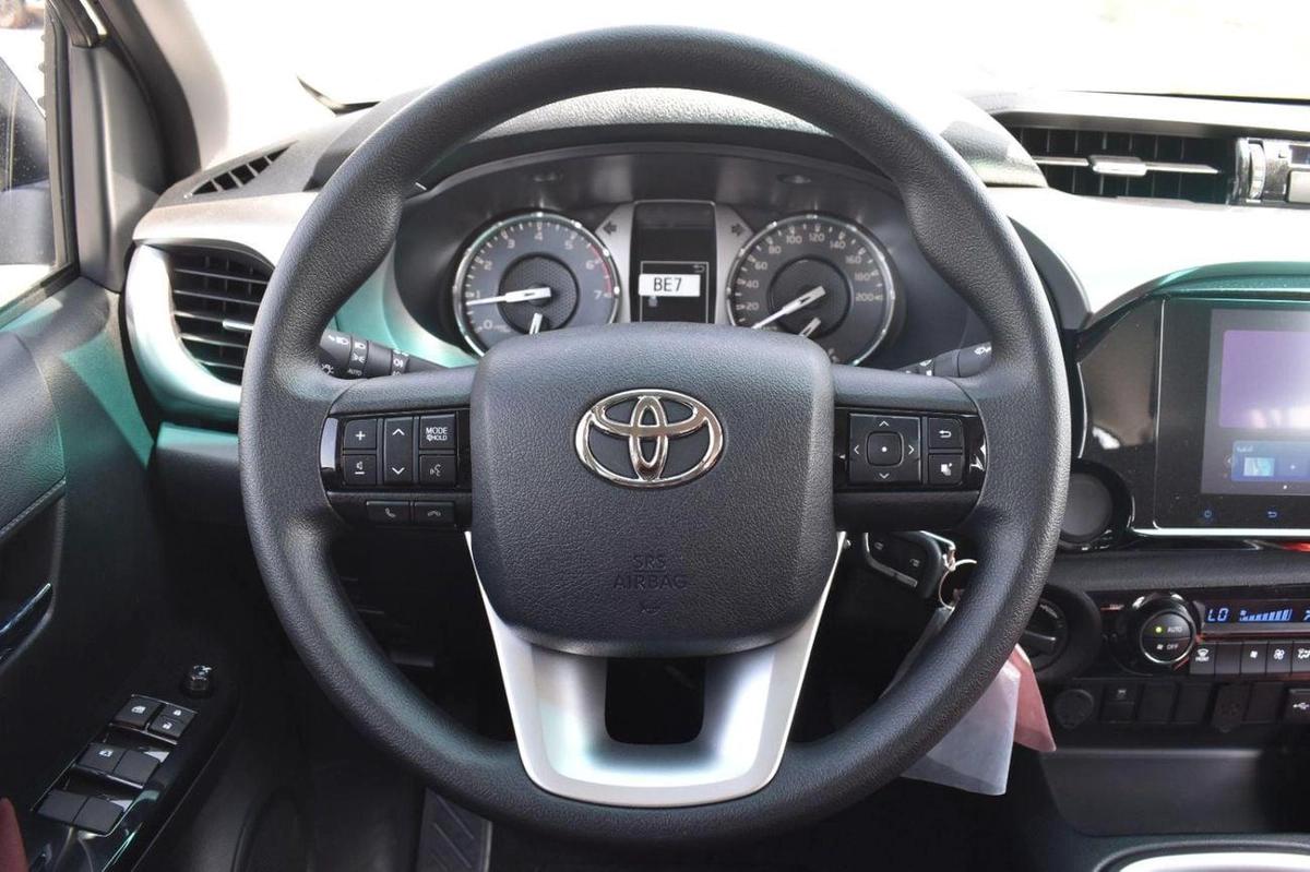 Toyota Hilux SR5 MT 2.7 PETROL-12-12