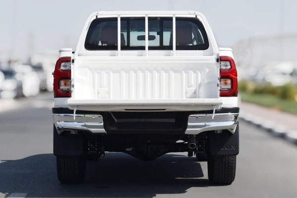Toyota Hilux SR5 MT 2.7 PETROL