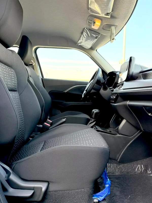 Suzuki Swift GLX / 2026 / 1.2 03 Cylinders / Chinese Specs