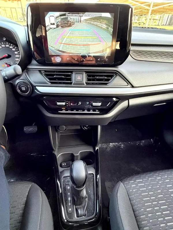 Suzuki Swift GLX / 2026 / 1.2 03 Cylinders / Chinese Specs
