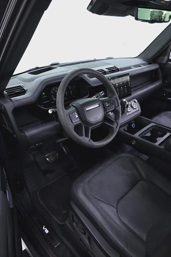DEFENDER 110 V8 EDITION P525 + FULL PPF + WARRANTY TILL 2028 WITH GE