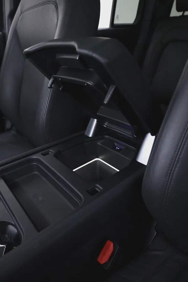 DEFENDER 110 V8 EDITION P525 + FULL PPF + WARRANTY TILL 2028 WITH GE