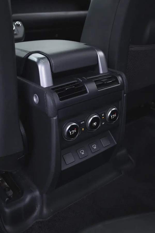 DEFENDER 110 V8 EDITION P525 + FULL PPF + WARRANTY TILL 2028 WITH GE