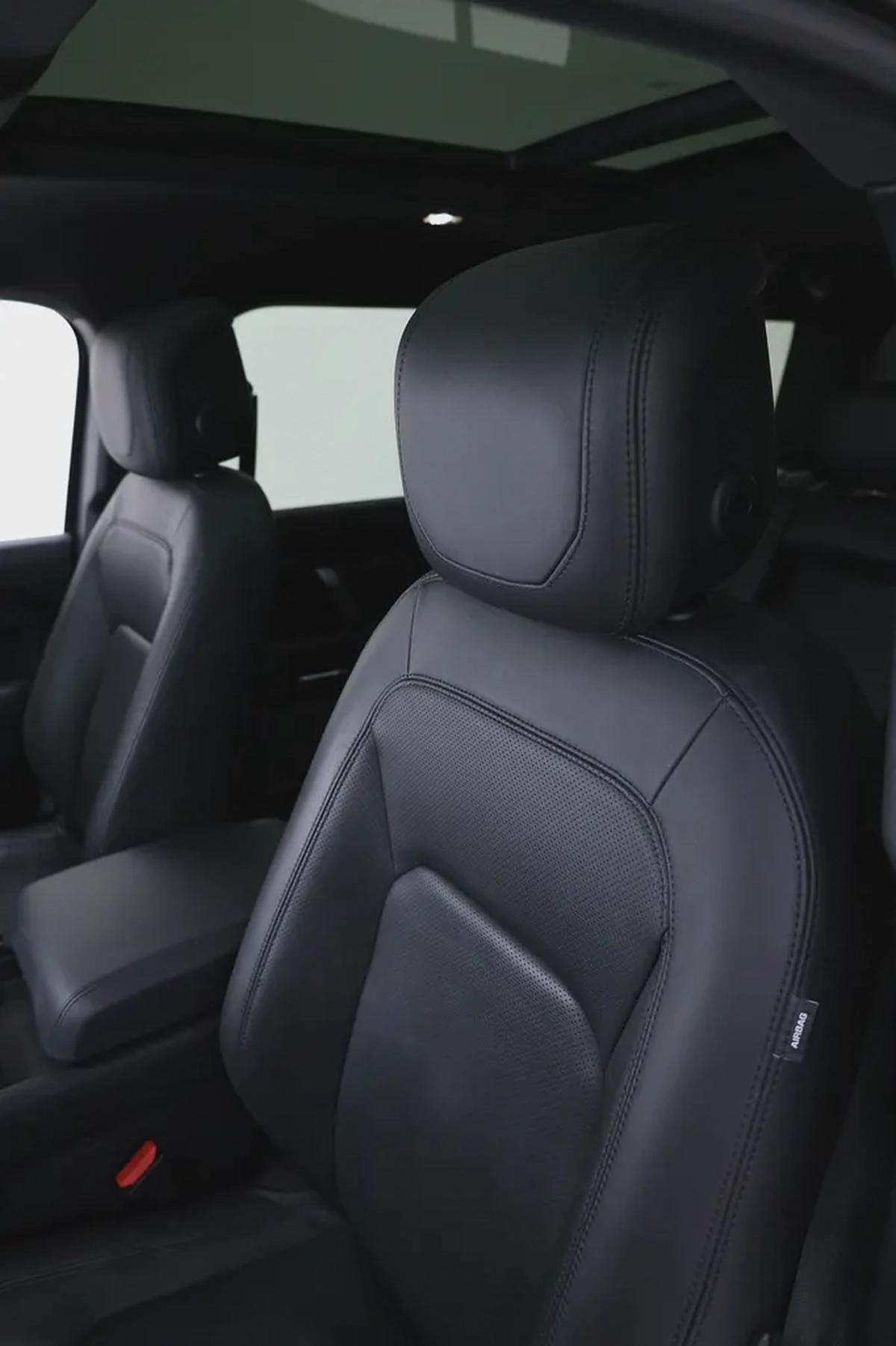 DEFENDER 110 V8 EDITION P525 + FULL PPF + WARRANTY TILL 2028 WITH GE-14-14