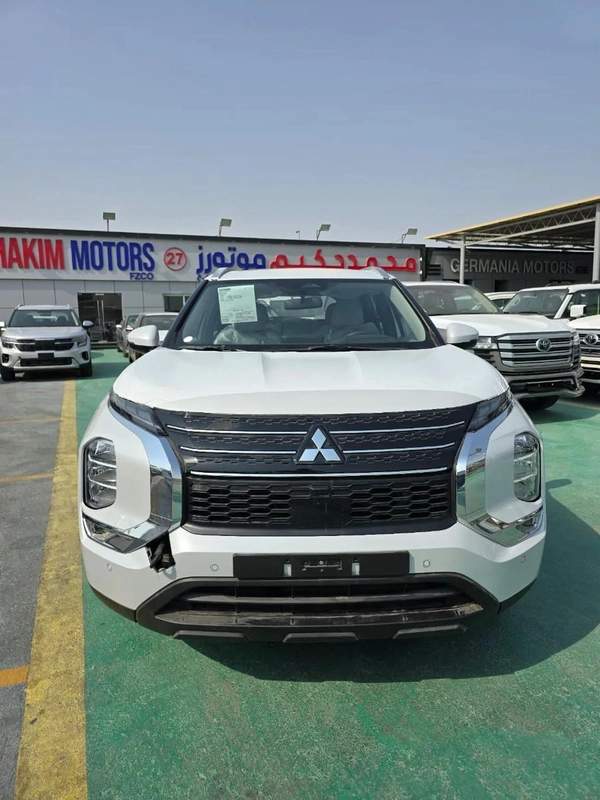 Mitsubishi Outlander M-LINE 2.5L 2026