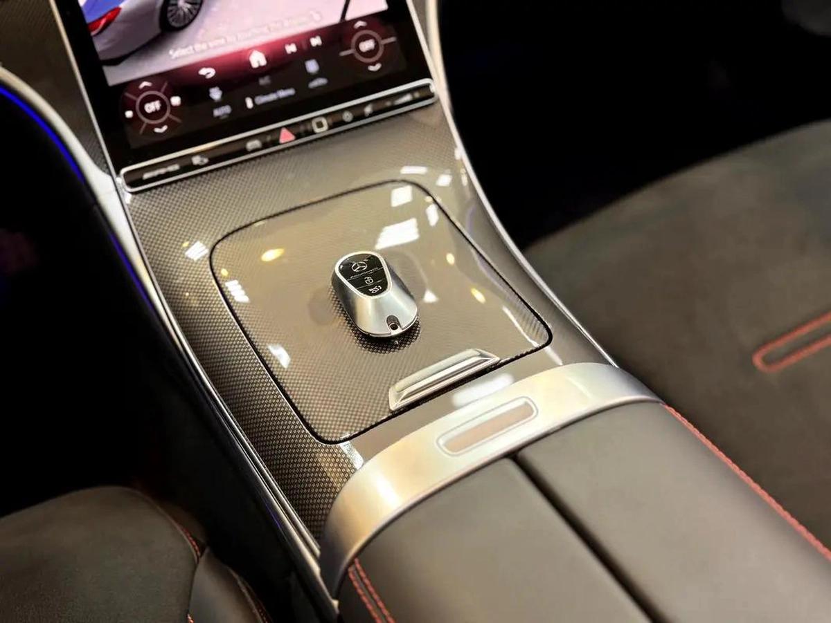 CLE 53 AMG / 8,000 Km / 5 YEARS WARRANTY / SPECIAL ORDER/ FULL OPTION-2-2