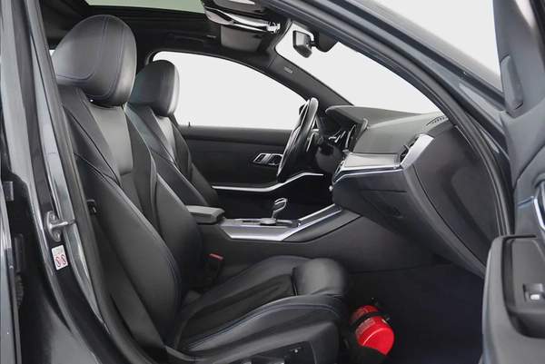 2,187 AED / 60 months | 0% DP | 2019 BMW 330i / Full Service History