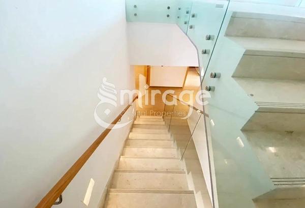 Perfect 3BHK+M | w Pool and Balcony | Beach House