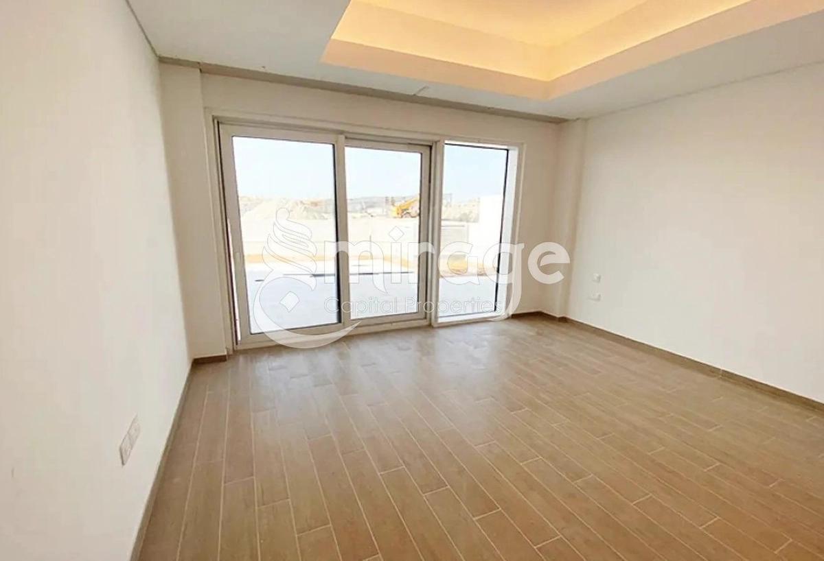 Perfect 3BHK+M | w Pool and Balcony | Beach House-2-2