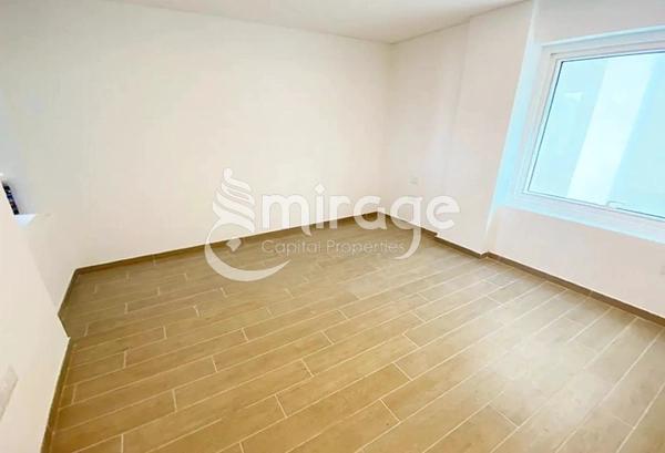 Perfect 3BHK+M | w Pool and Balcony | Beach House