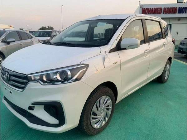 Toyota Rumion 1.5 // automatic // 2025