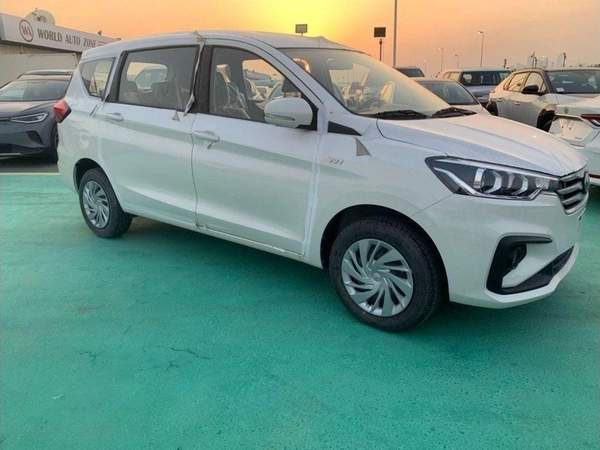 Toyota Rumion 1.5 // automatic // 2025