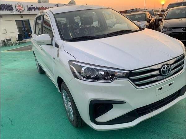 Toyota Rumion 1.5 // automatic // 2025