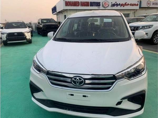 Toyota Rumion 1.5 // automatic // 2025