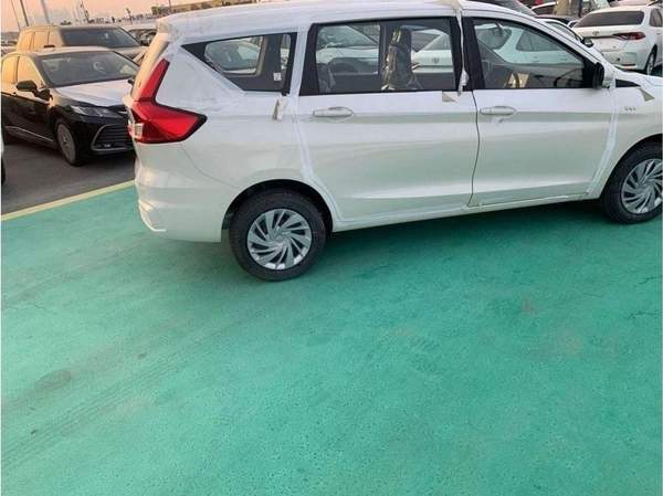 Toyota Rumion 1.5 // automatic // 2025