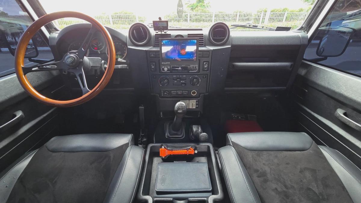 Defender 90 (Diesel Manual)-11-11