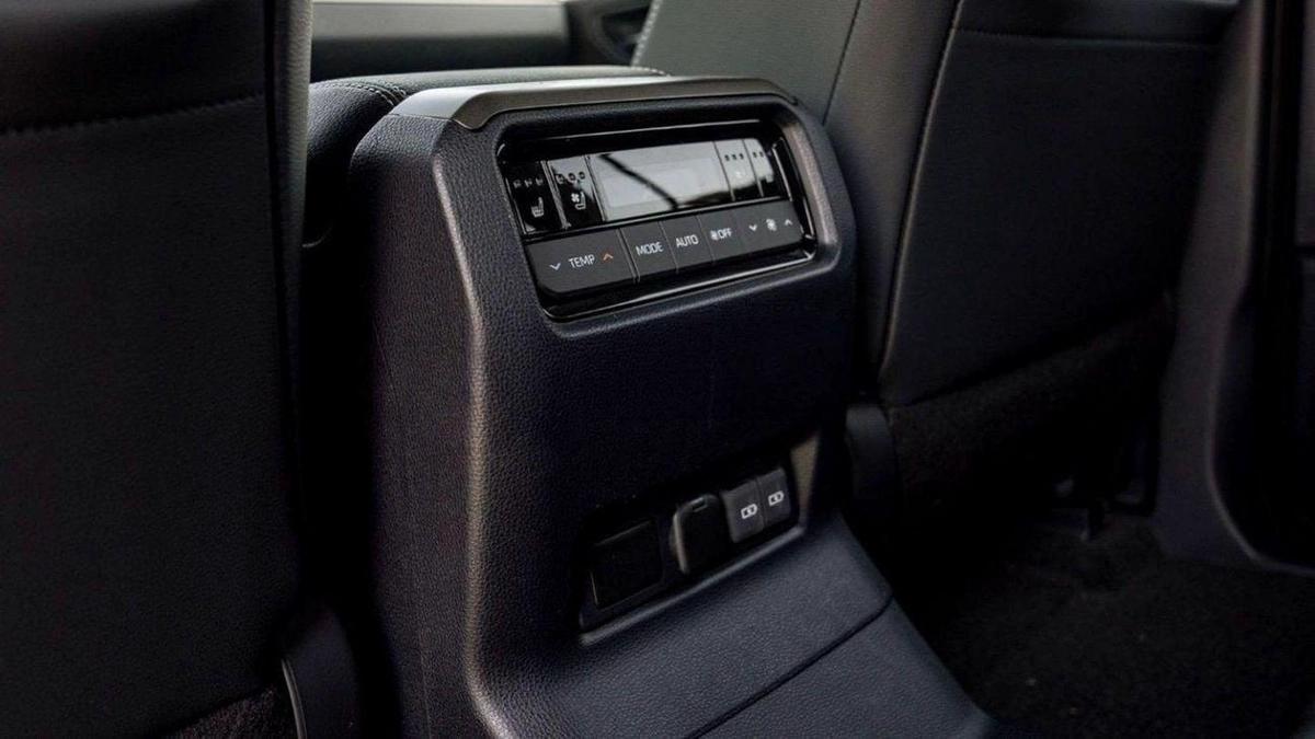 Toyota Prado (LHD) TOYOTA PRADO 250 WX+ LUXURY 2.8D AT MY2024 – GREY-5-5