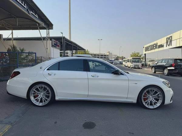Mercedes Benz S63 AMG