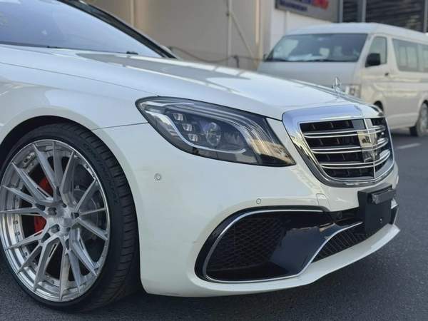 Mercedes Benz S63 AMG