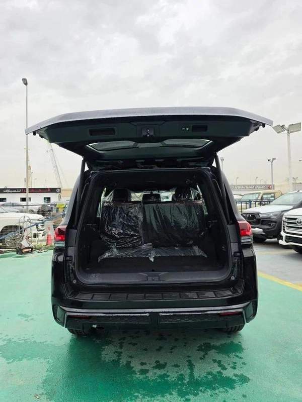Toyota Land Cruiser BLACK EDITION