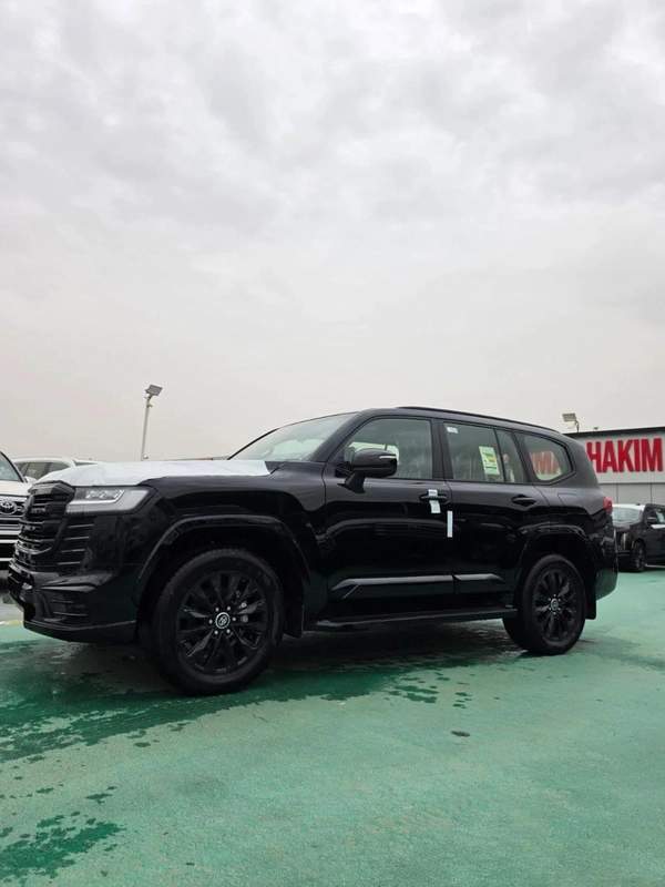 Toyota Land Cruiser BLACK EDITION