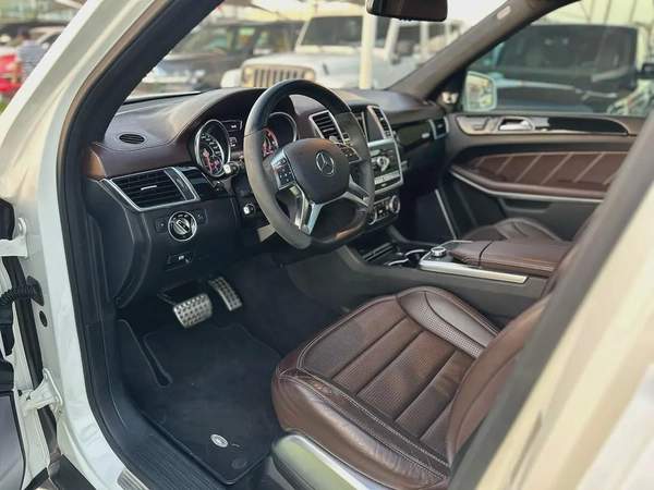 (2016) MERCEDES// GL63//GCC//LOW MILLAGE// ORIGINAL PAINT//EXCELLENT CONDITION//