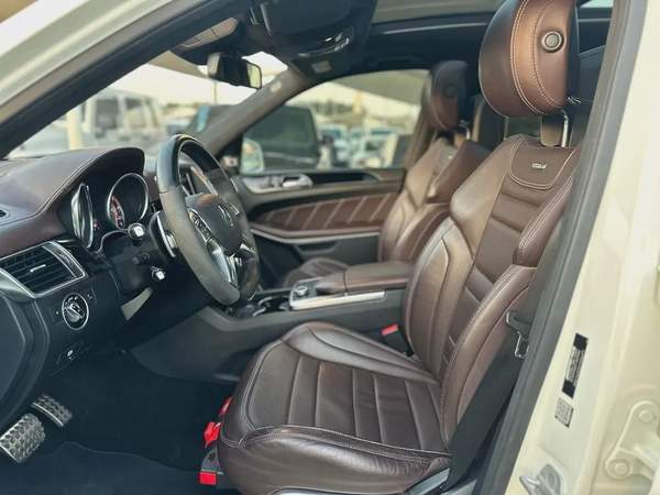 (2016) MERCEDES// GL63//GCC//LOW MILLAGE// ORIGINAL PAINT//EXCELLENT CONDITION//