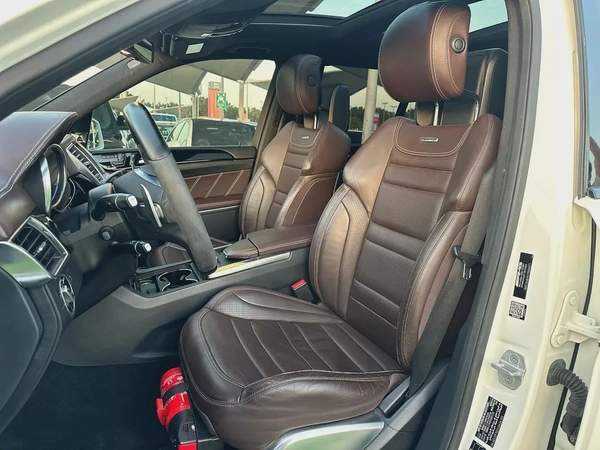 (2016) MERCEDES// GL63//GCC//LOW MILLAGE// ORIGINAL PAINT//EXCELLENT CONDITION//