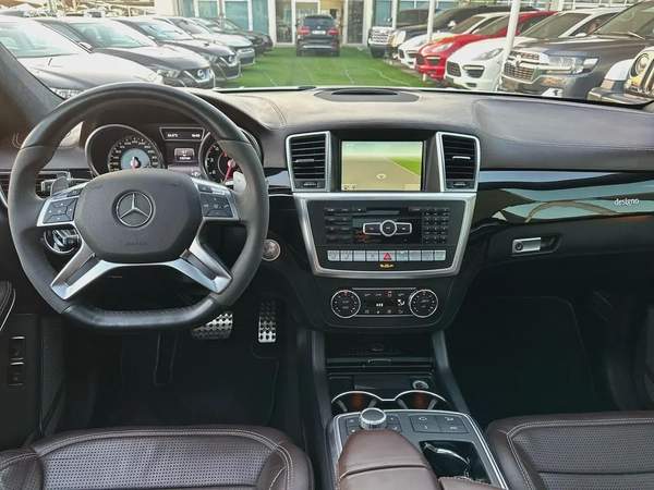 (2016) MERCEDES// GL63//GCC//LOW MILLAGE// ORIGINAL PAINT//EXCELLENT CONDITION//