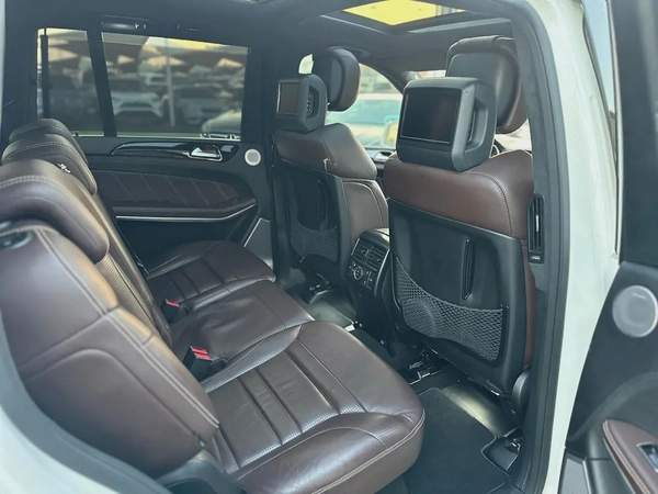 (2016) MERCEDES// GL63//GCC//LOW MILLAGE// ORIGINAL PAINT//EXCELLENT CONDITION//