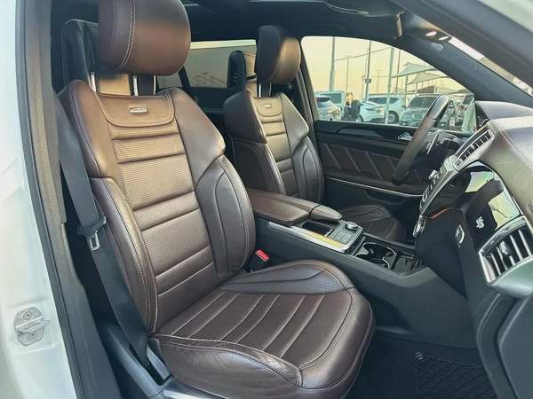(2016) MERCEDES// GL63//GCC//LOW MILLAGE// ORIGINAL PAINT//EXCELLENT CONDITION//