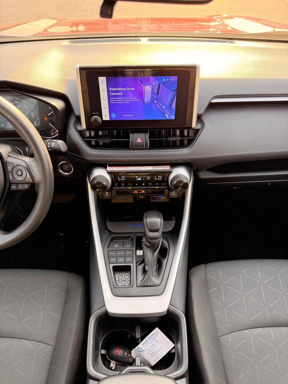 Toyota RAV4 XLE 2.5 AWD push start-6-6