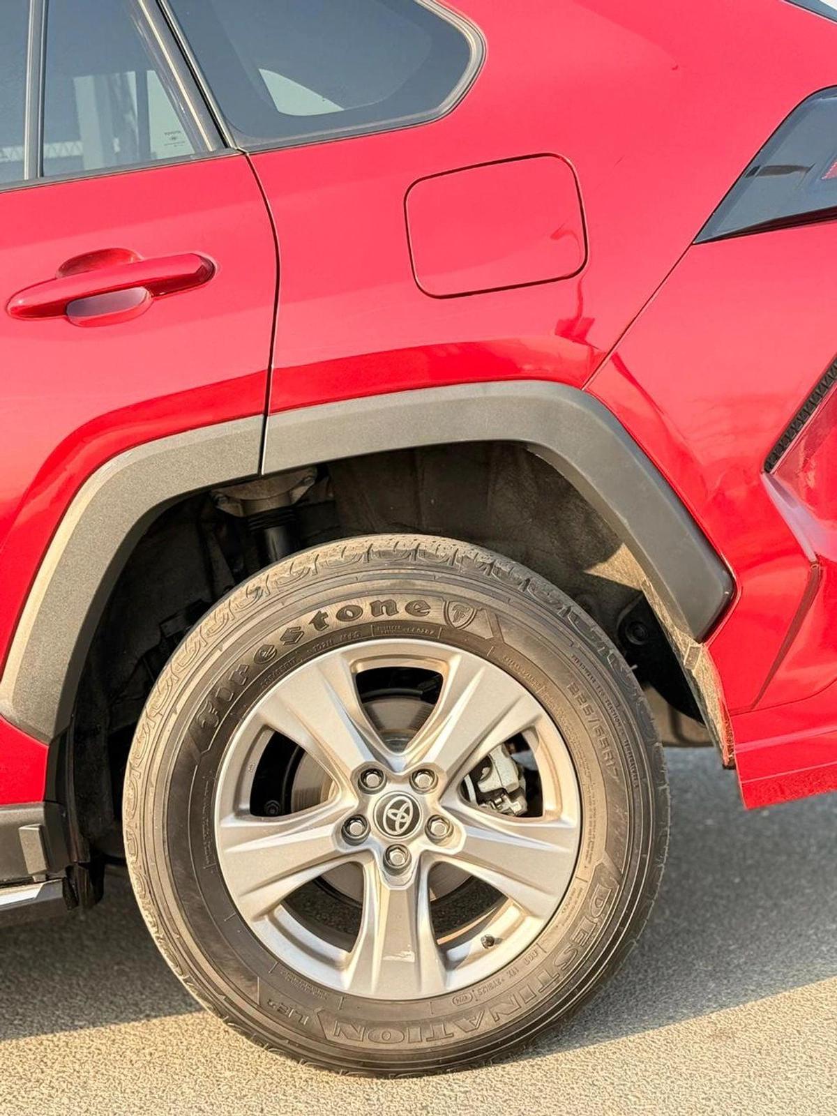 Toyota RAV4 XLE 2.5 AWD push start-10-10