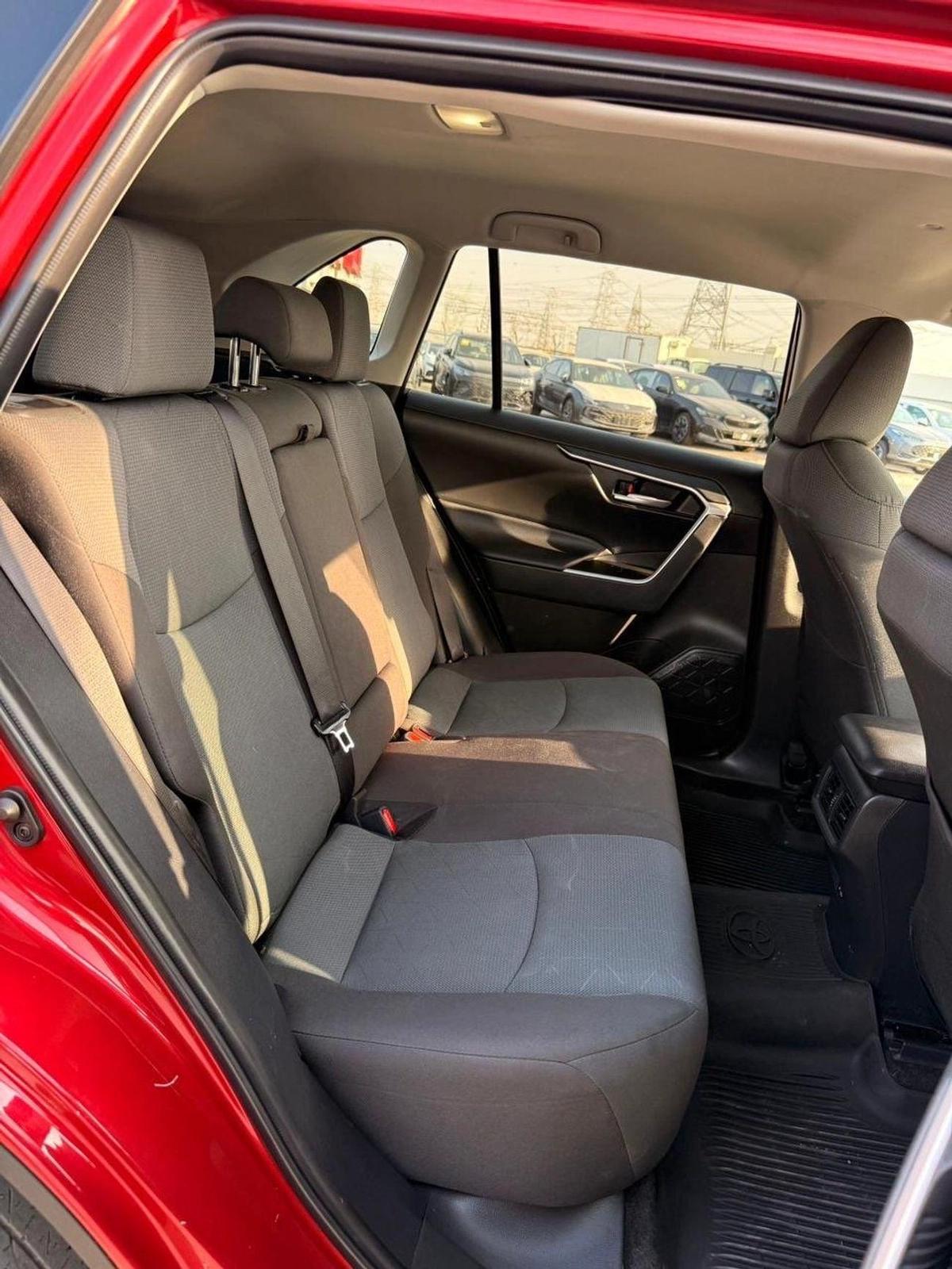 Toyota RAV4 XLE 2.5 AWD push start-14-14