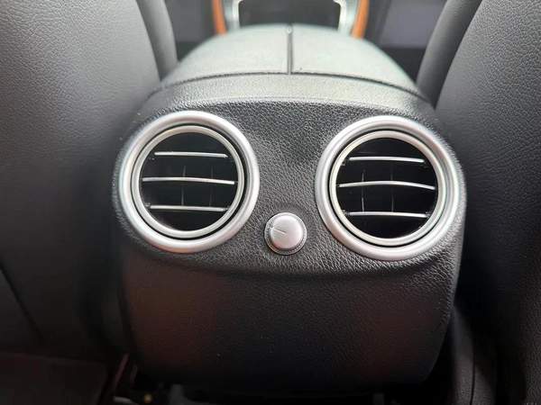 Mercedes-Benz GLC 300 AMG 2021 - American Specs