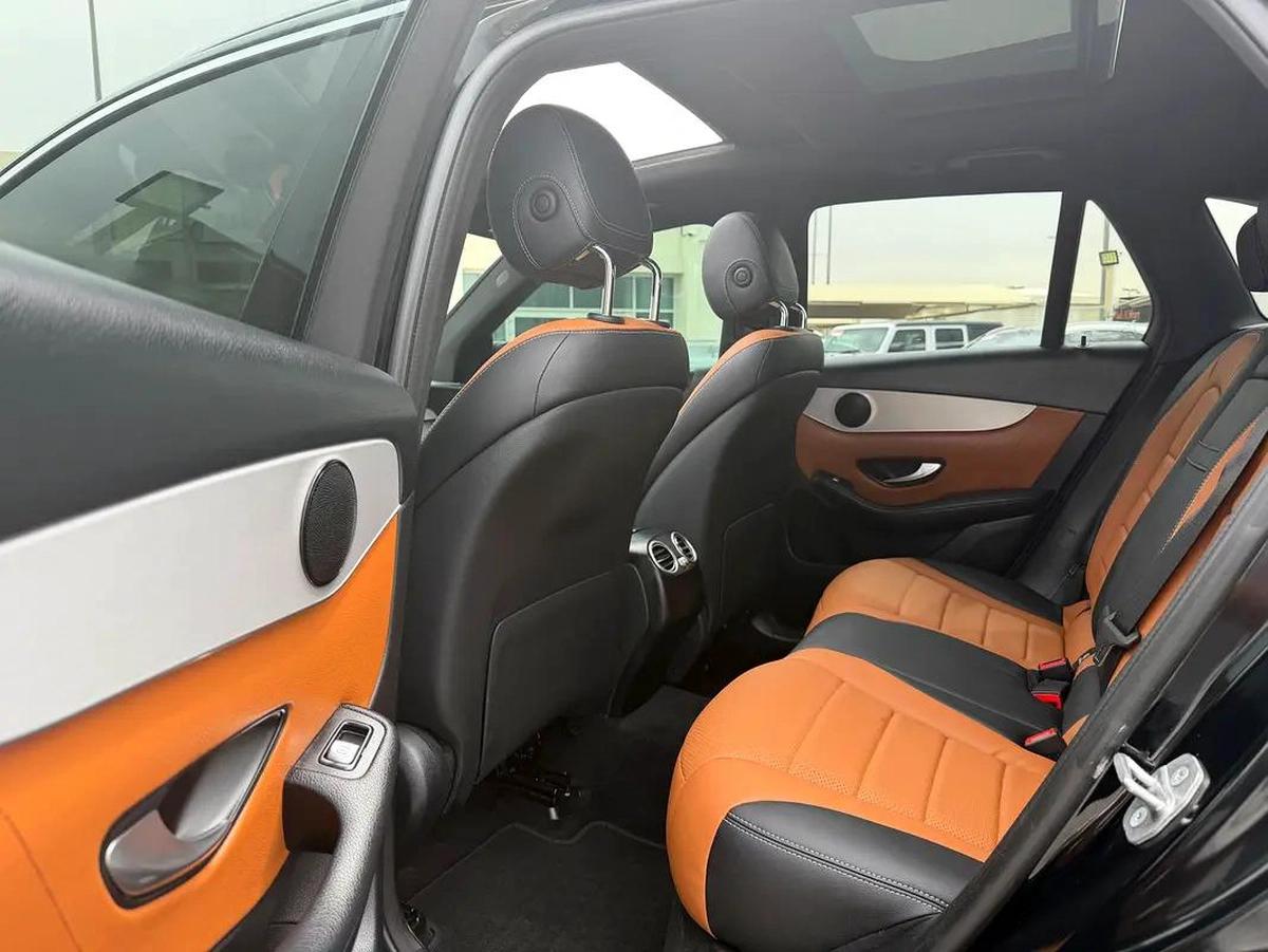 Mercedes-Benz GLC 300 AMG 2021 - American Specs-18-18