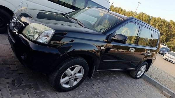 Nissan X-Trail GCC Spec 2010, 211,345 KMS, well-maintained, reliable engine, smooth drive. Spacious