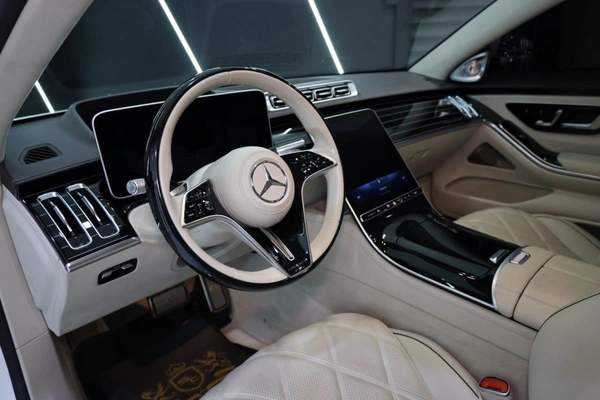 Mercedes-Benz Maybach S680