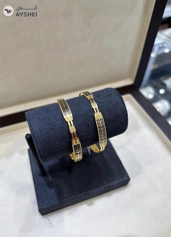 Elegant 22 Carat Gold Bracelet Set