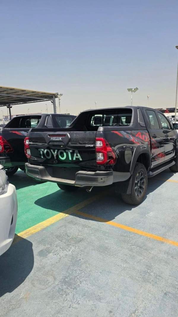 Toyota Hilux ADVENTURE 4.0L V6 PETROL 2025 GCC