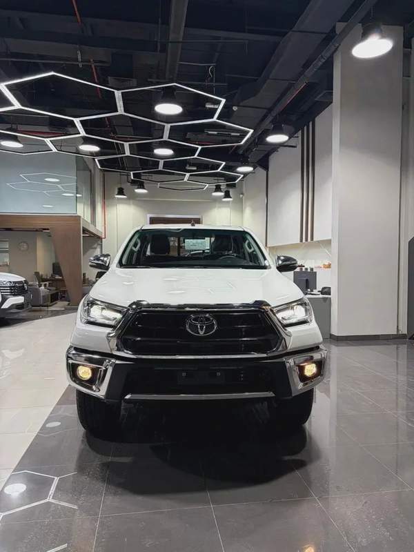 Toyota Hilux Double Cab GLX 2026 4WD 2.7L GCC Specs