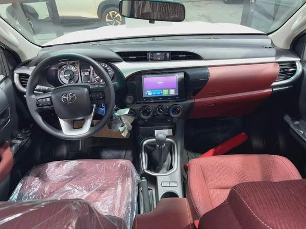 Toyota Hilux Double Cab GLX 2026 4WD 2.7L GCC Specs