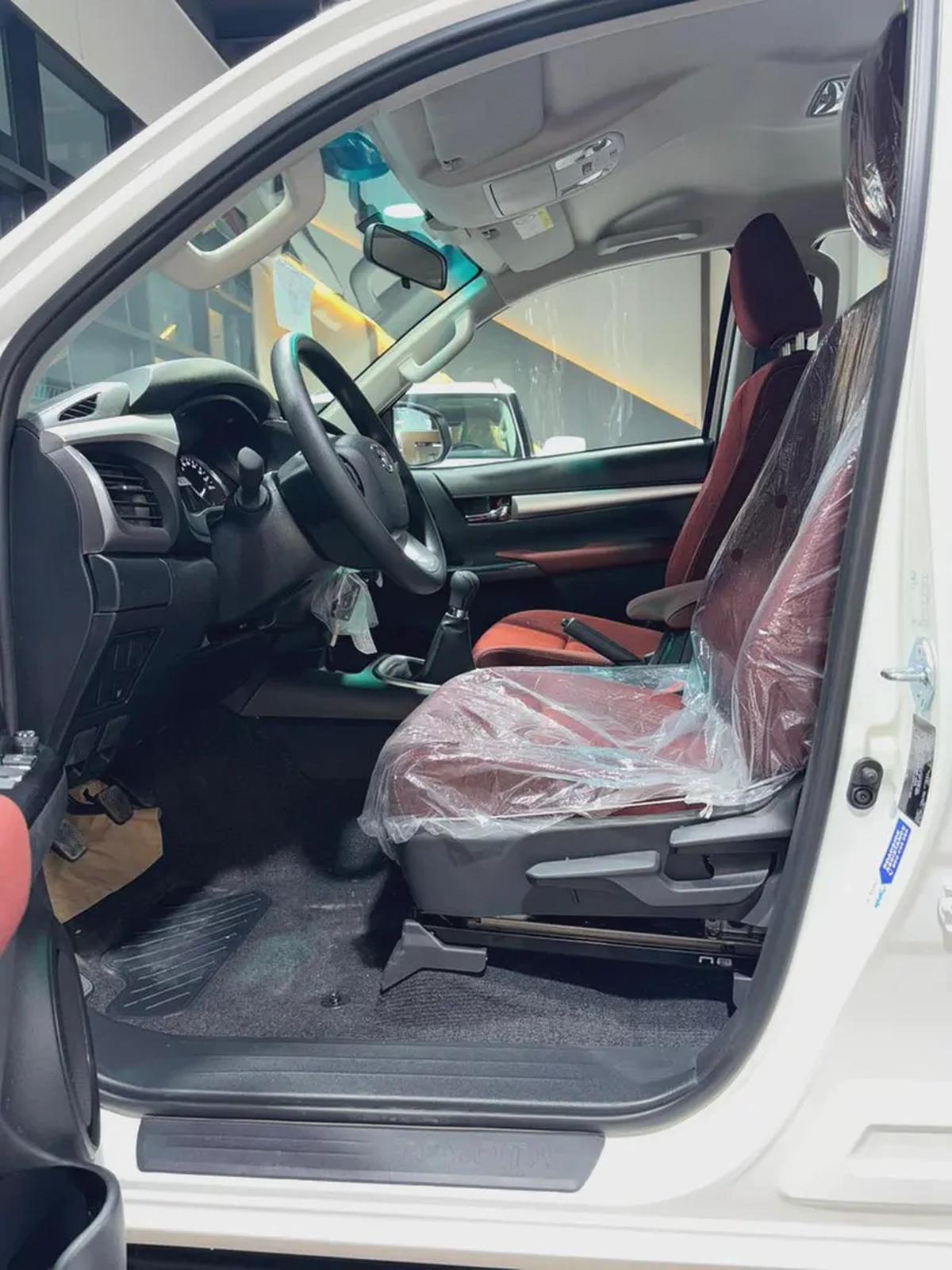 Toyota Hilux Double Cab GLX 2026 4WD 2.7L GCC Specs-14-14