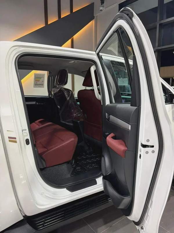 Toyota Hilux Double Cab GLX 2026 4WD 2.7L GCC Specs